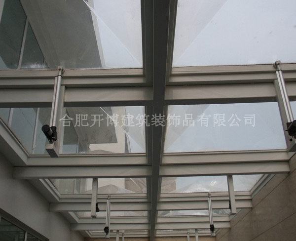 電動開啟排煙天窗